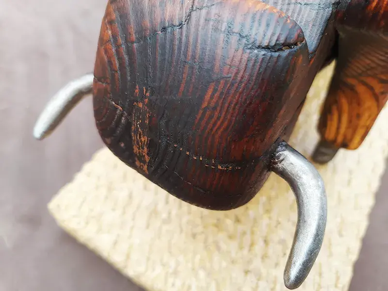 Escultura de madera Bisonte 2