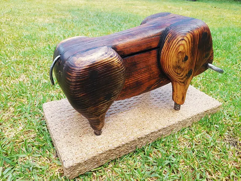 Escultura de madera Bisonte 3