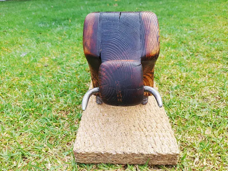 Escultura de madera Bisonte 7